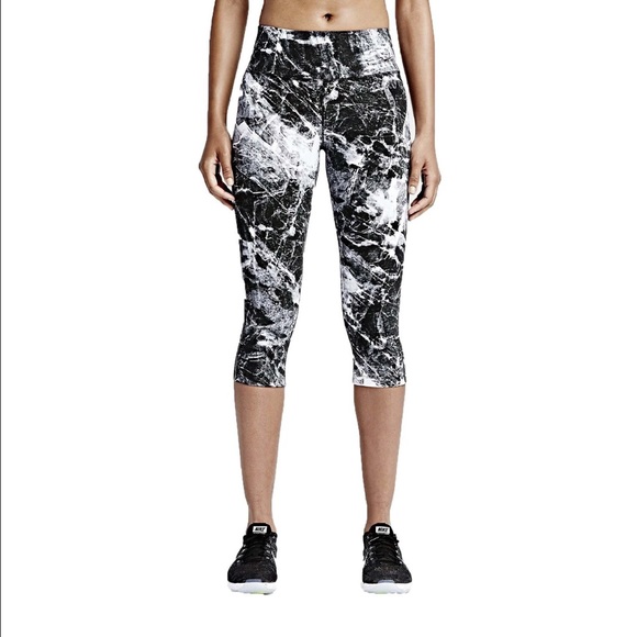 Nike Dri-Fit Legendary Engineered Training Tight - Picture 4 of 4