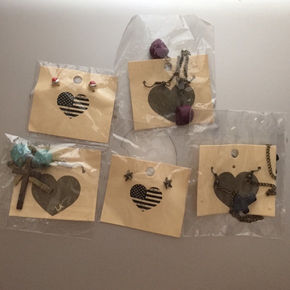 BRANDY MELVILLE JEWELRY