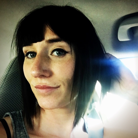 Meet your Posher, Meredith - Picture 3 of 3