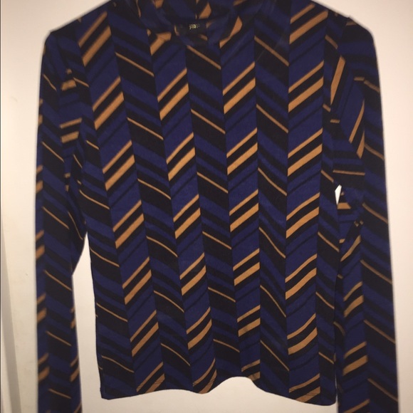Long sleeve crop