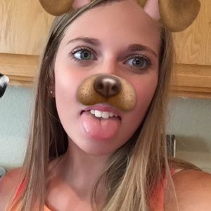 Meet your Posher, Kayla