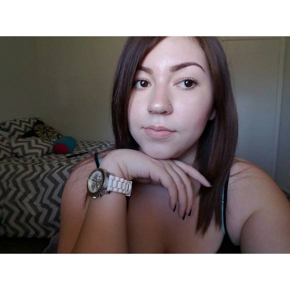 Meet your Posher, Gaby - Picture 1 of 1