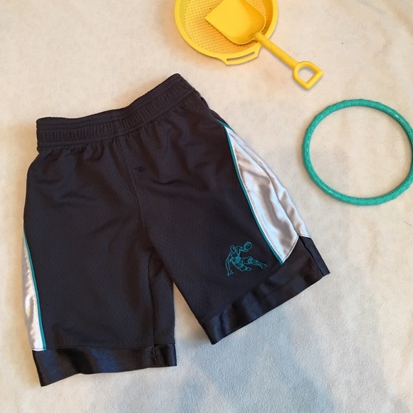 And1 boy shorts size 5t
