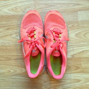Womens Nike free run 5.0 (size 8)