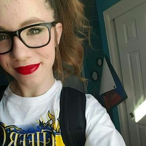 Meet your Posher, Hannah