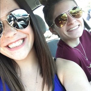 Meet your Posher, Ashley