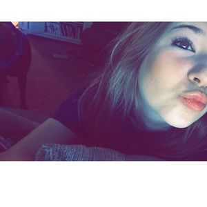 Meet your Posher, Olivia