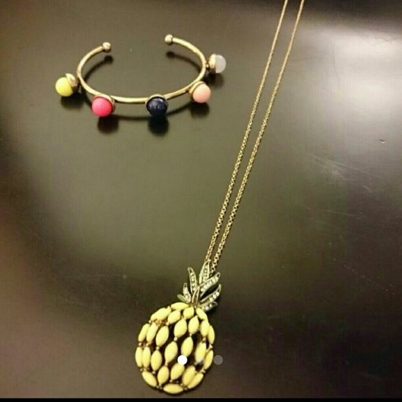 Pineapple Necklace and Bracelet Set