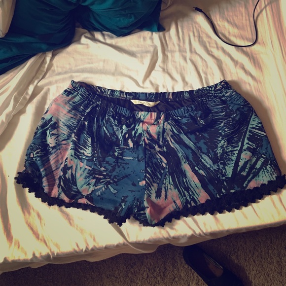 Vanilla Star floral shorts