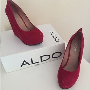 Red suede ALDO WEDGE