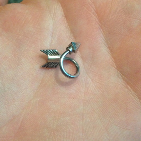Arrow Cartilage Earring