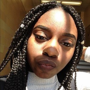 Meet your Posher, Olivia