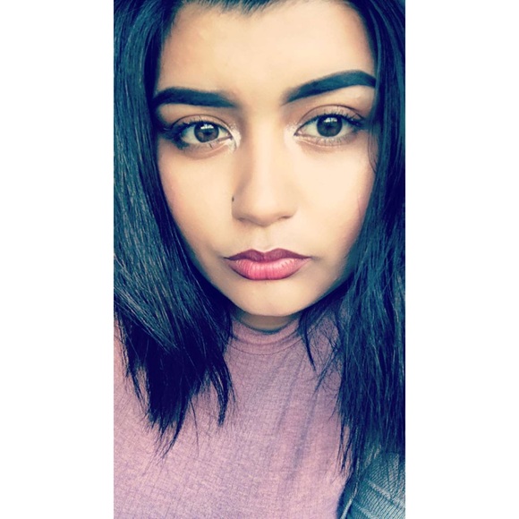 Meet your Posher, Marcela - Picture 1 of 1