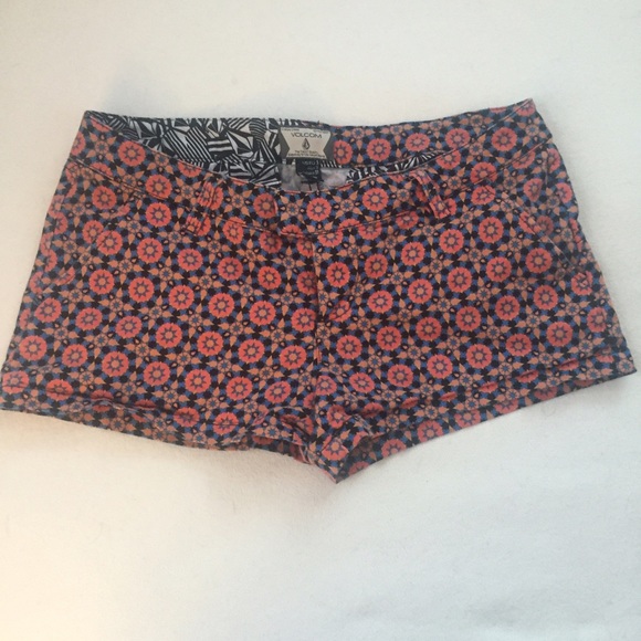 Volcom skater shorts