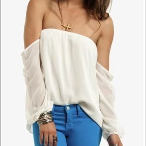 ISO of blouse like this 😄