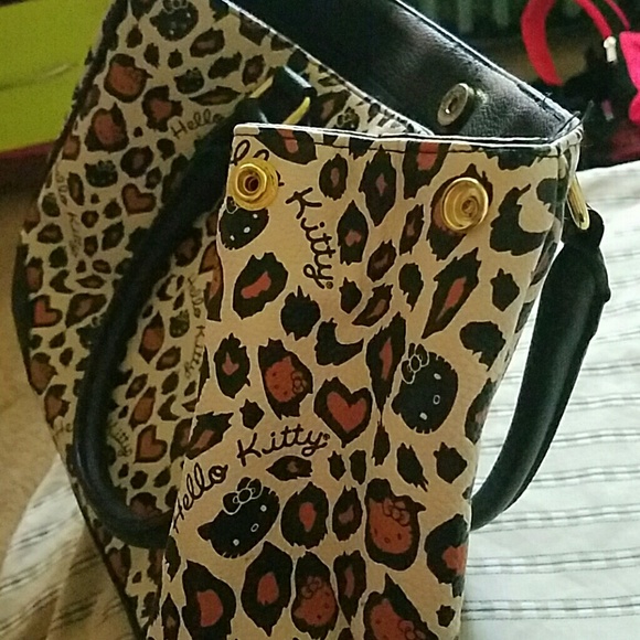 Hello kitty purse - Picture 3 of 3