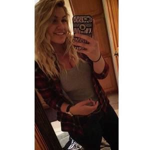 Meet your Posher, Emilee