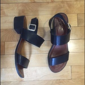 Seychelles black Cassiopeia sandals