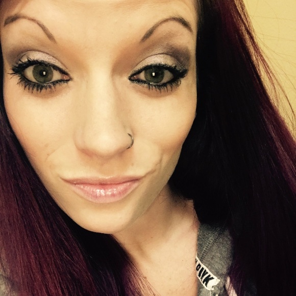 Meet your Posher, Shannon - Picture 2 of 7