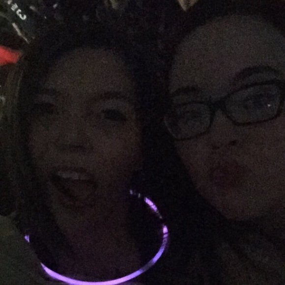 Meet your Posher, Bri - Picture 1 of 1