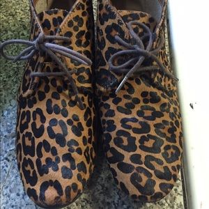 Animal print booties, great condition.