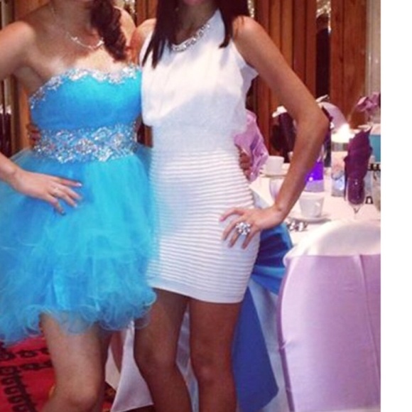 Beautiful mini white dress!