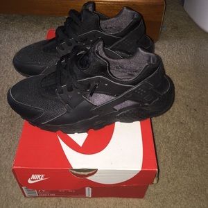 Nike Huaraches Black