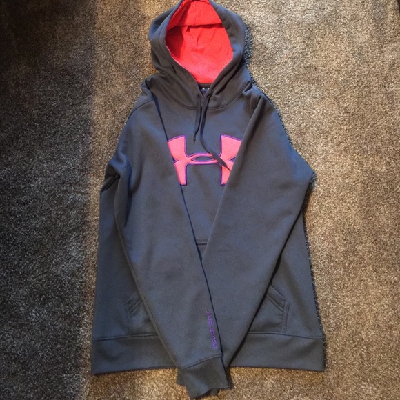 Under armour sweatshirt size small