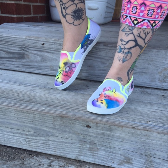 Hand painted totoro shoes pt. 2 - Picture 3 of 4