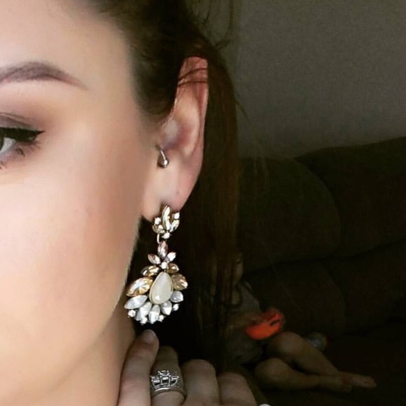 C004 - Picture 2 of 3