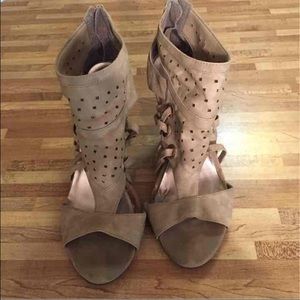 TAN BOOTIES SIZE 9