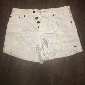 Highwaist Brandy Melville light wash ripped shorts