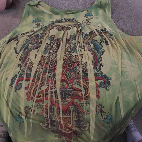 Sleeveless shirt