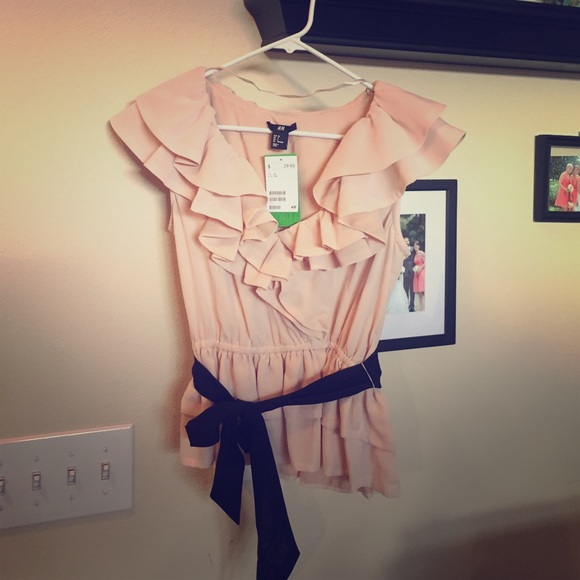 NWT H&M cream/blush blouse size 6