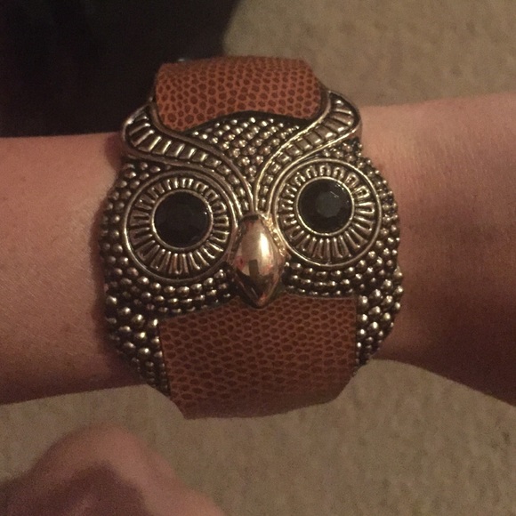 Cute owl cuff ! NEW WITHOUT TAGS.