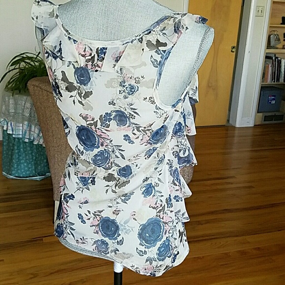 Summer top - Picture 2 of 2