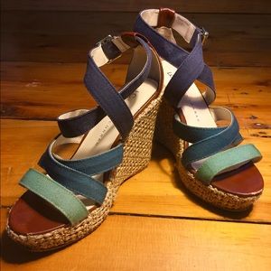 Lauren Conrad size 7 blue ombré wedges