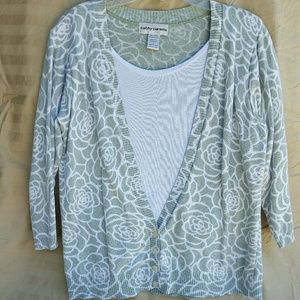 Three-quarter length sleeve sweater