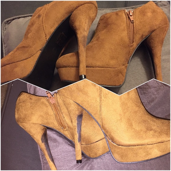 Set of two ankle booties - Size 7 - Picture 4 of 4