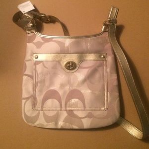 Coach Cross body Bag F18478