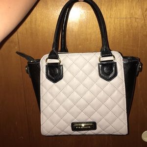 Cute Steve Madden purse!!