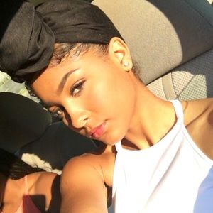 Meet your Posher, Amari