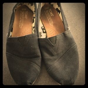 Black Toms size 6 1/2.