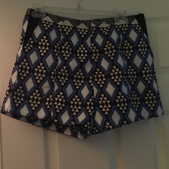 Shop Hope's loveriche shorts!