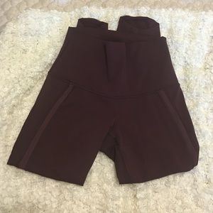 Lulu Lemon Wunder Under Crop Pants