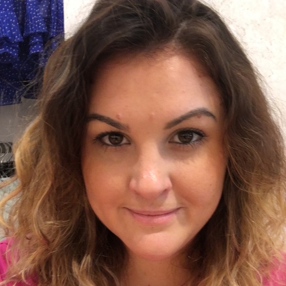 Meet your Posher, Melissa - Picture 2 of 2