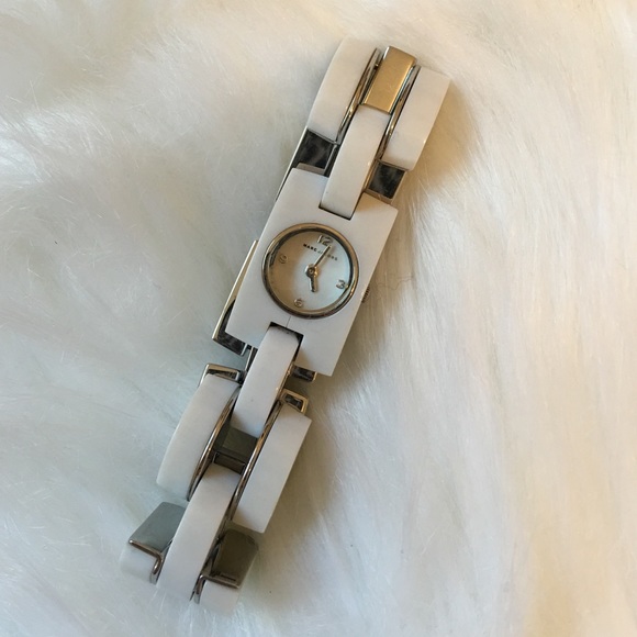 Marc Jacobs Accessories - Marc Jacobs Womens warch 💕