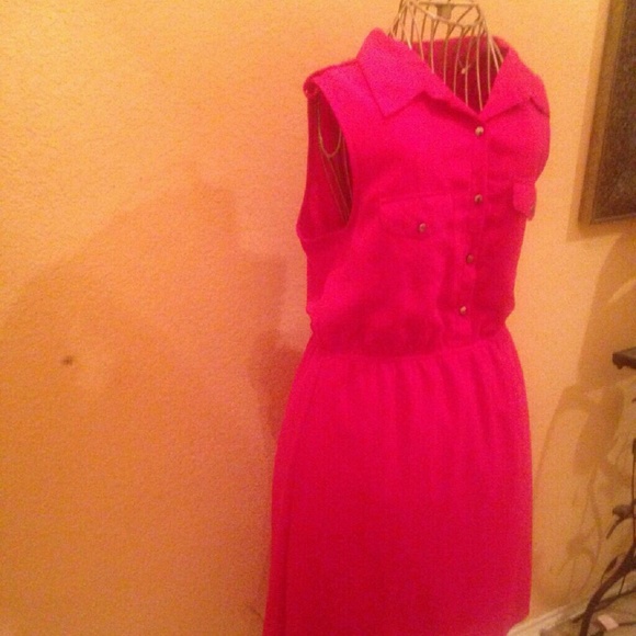 A gorgeous dress💅 - Picture 2 of 4