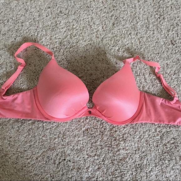 5 Victoria Secret bras *(Reserved)*