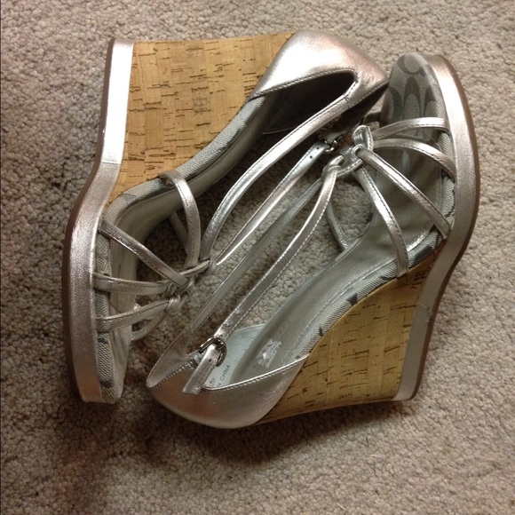 Coach shoes- - Picture 2 of 4